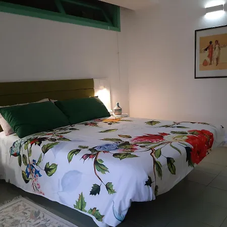 A Casa Di Peppe אנלציט